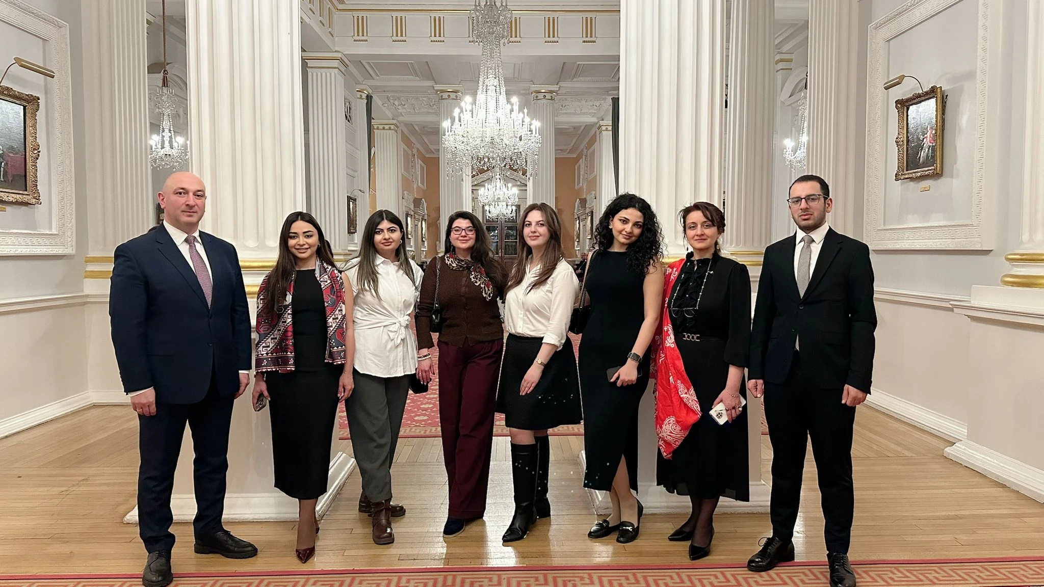 UK Azərbaycan Qadınlar Assosiasiyasının təsisçisi Ülviyyə Tağızadə: "Bəşəriyyətin gələcəyi incəsənət dilində danışmaq bacarığındadır" — 7