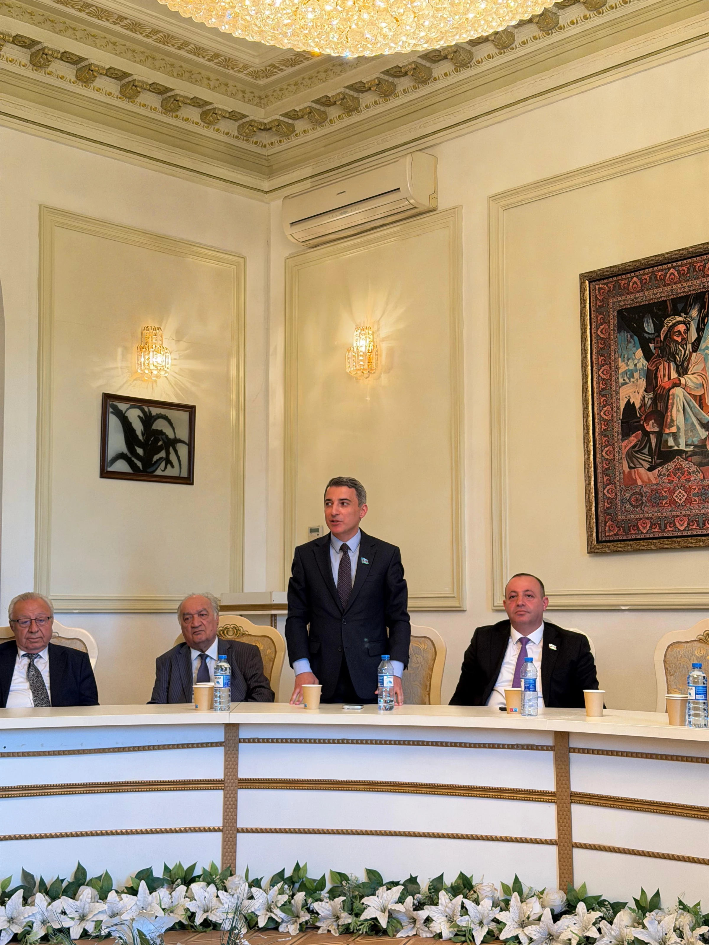 Şair də möcüzə göstərməlidir: şair Vaqif Hüseynovun 90 illiyinə həsr olunmuş tədbir keçirilib — 1