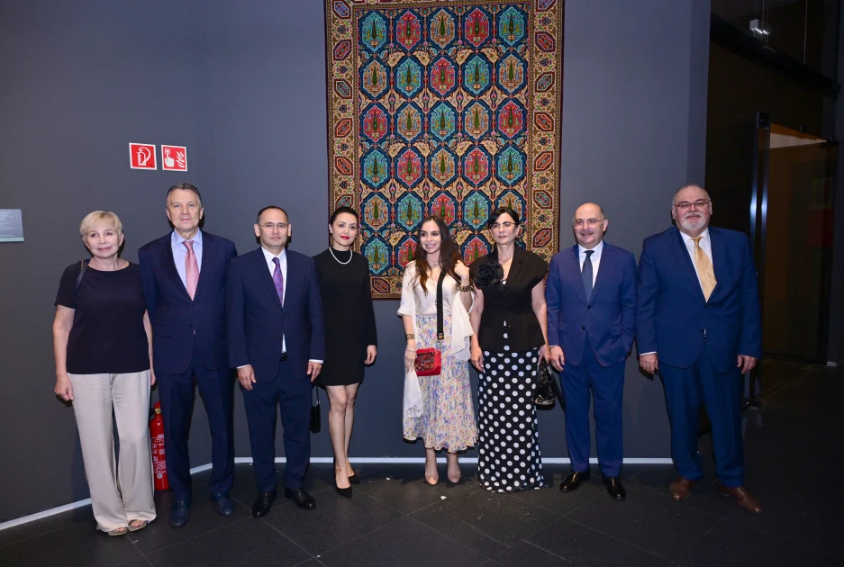 Leyla Əliyeva Budapeştdə sərgidə — 2