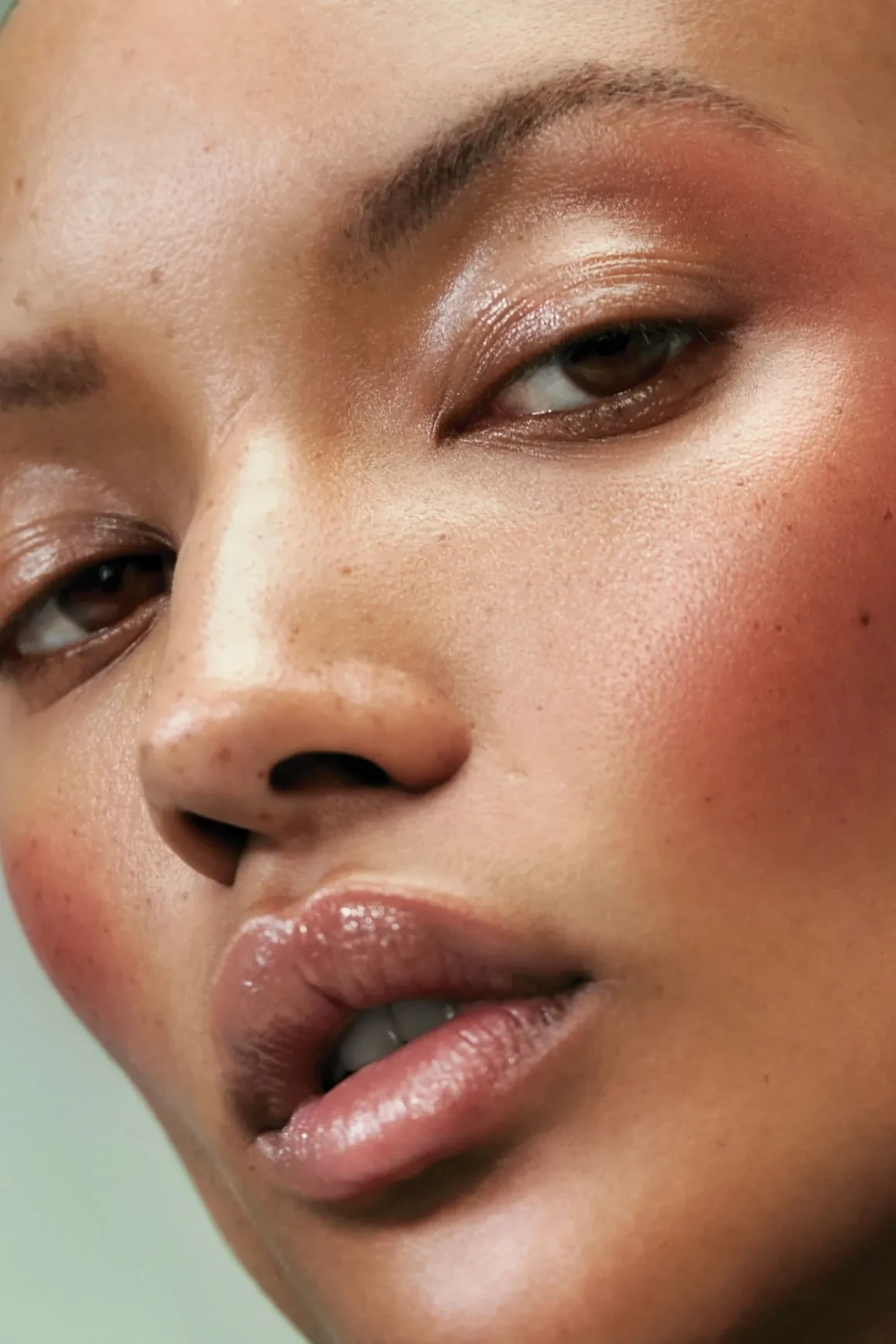 Peptidlər və Retinol: Daha Möhkəm Dəri Üçün Hansı Daha Yaxşıdır? — 1