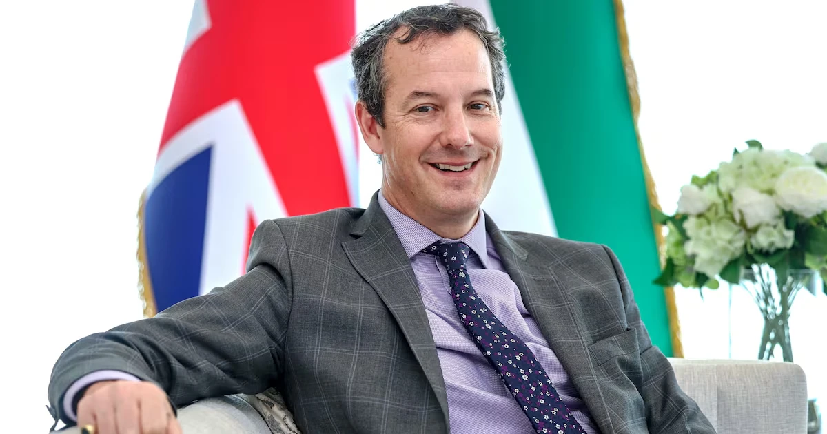 Diplomatiya və Fürsətlər: Edvard Hobart, Böyük Britaniyanın BƏƏ-dəki səfiri