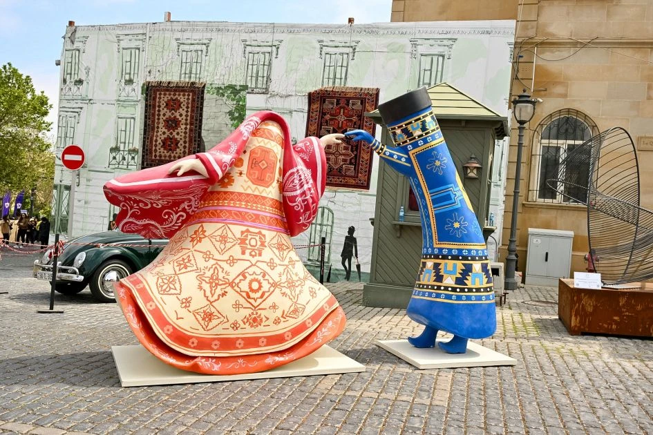 İçərişəhərdə sənət və ənənənin bayramı - Beynəlxalq Xalça Festivalı