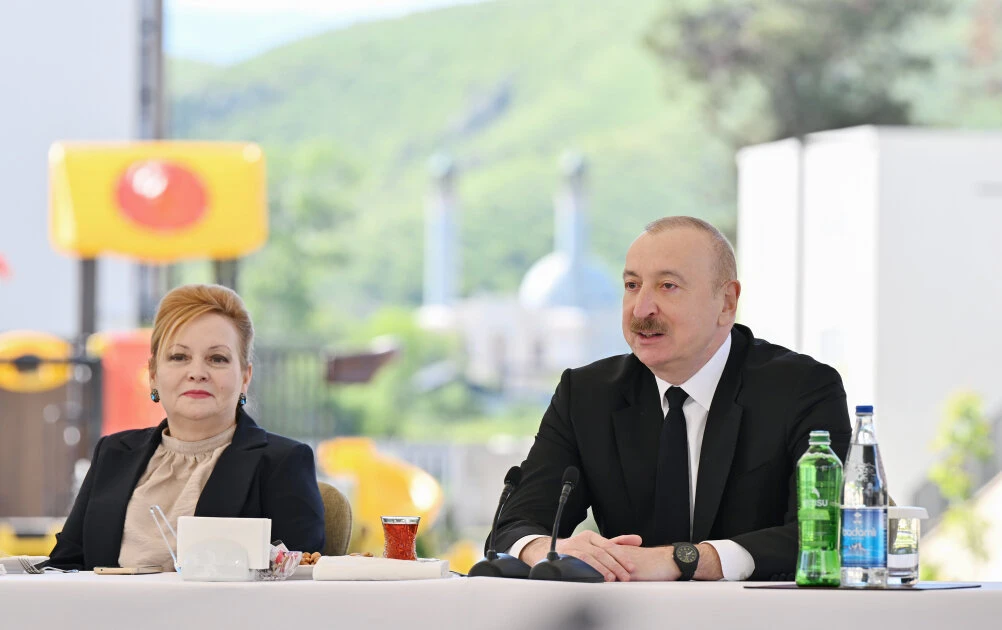 Prezident: Ulu Öndər Heydər Əliyevin Azərbaycan tarixində rolu danılmazdır