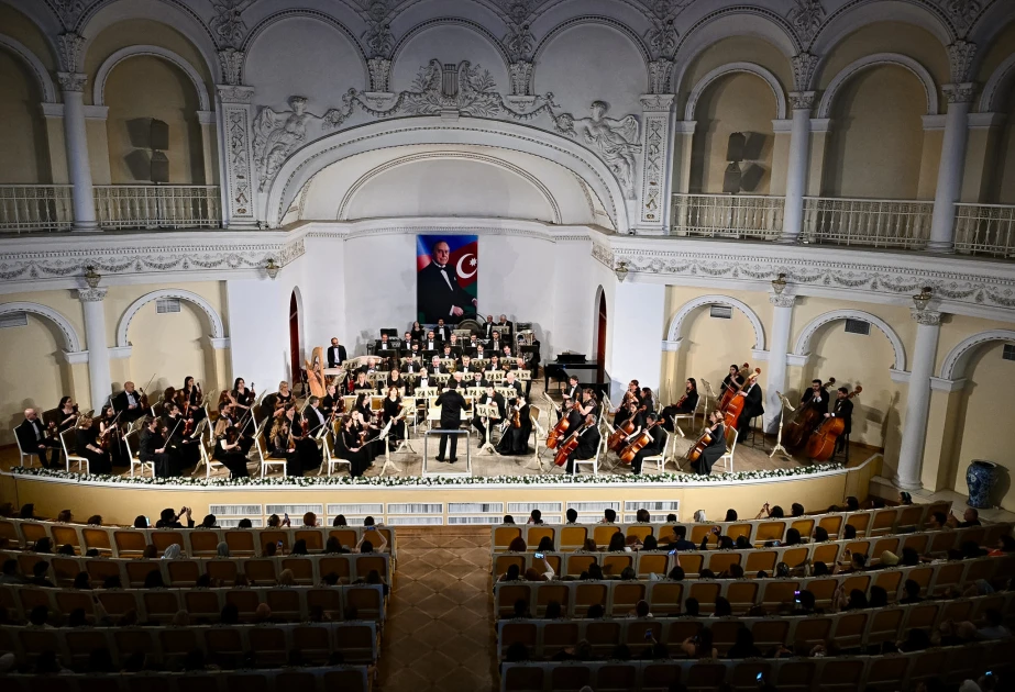 Ümummilli Liderin anadan olmasının 103-cü ildönümünə həsr olunmuş konsert proqramı