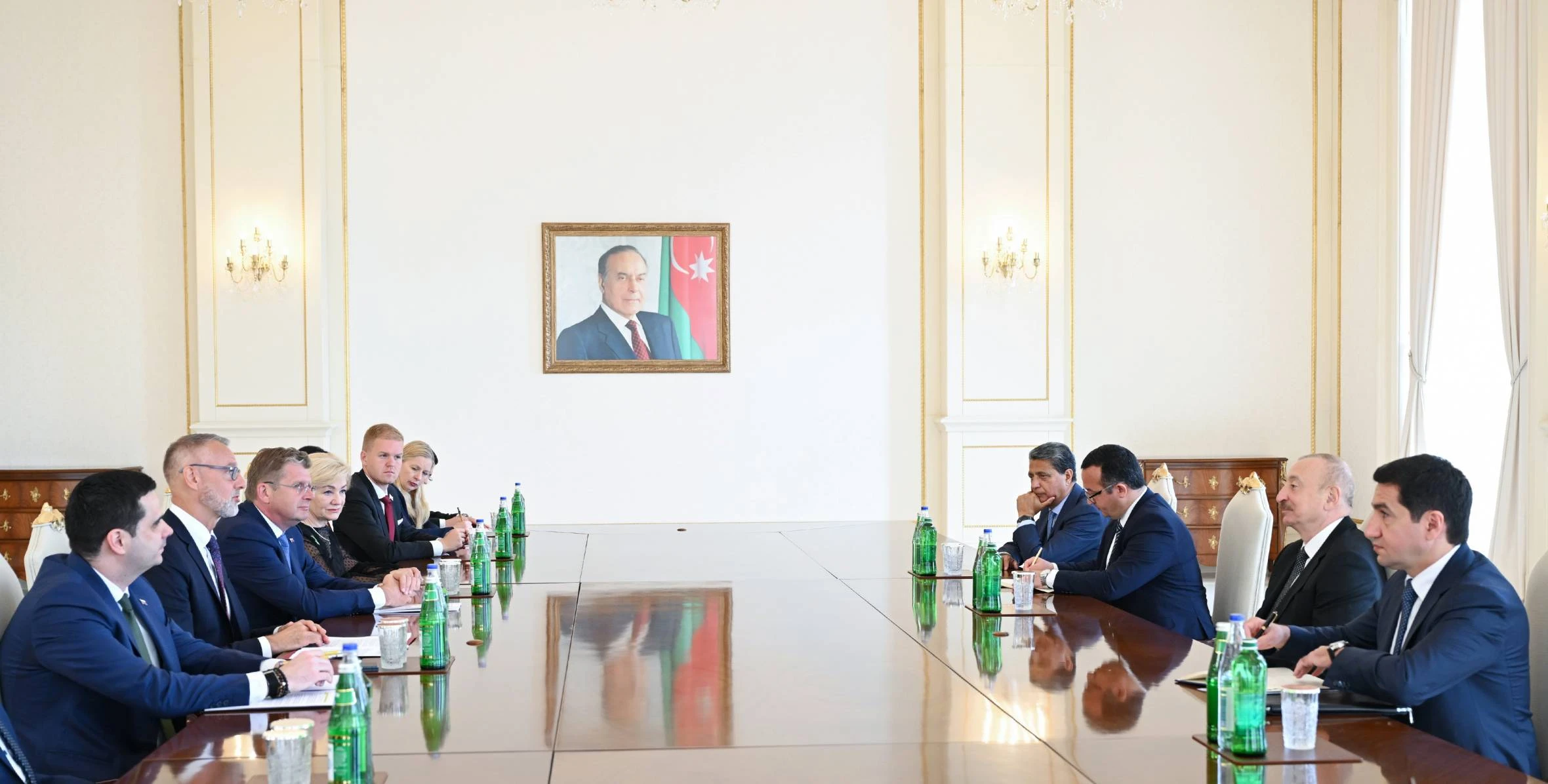 İlham Əliyev Slovakiya Milli Şurası sədrinin başçılıq etdiyi nümayəndə heyətini qəbul edib
