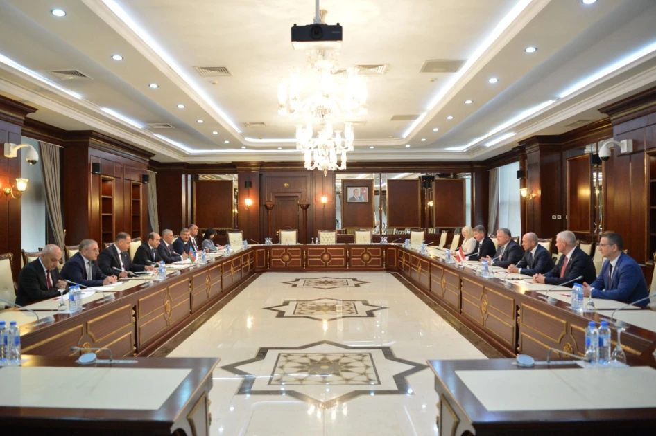 Milli Məclisdə Latviya ilə şəhərsalma və regional inkişaf sahəsində əməkdaşlıq istiqamətləri təqdim edilib