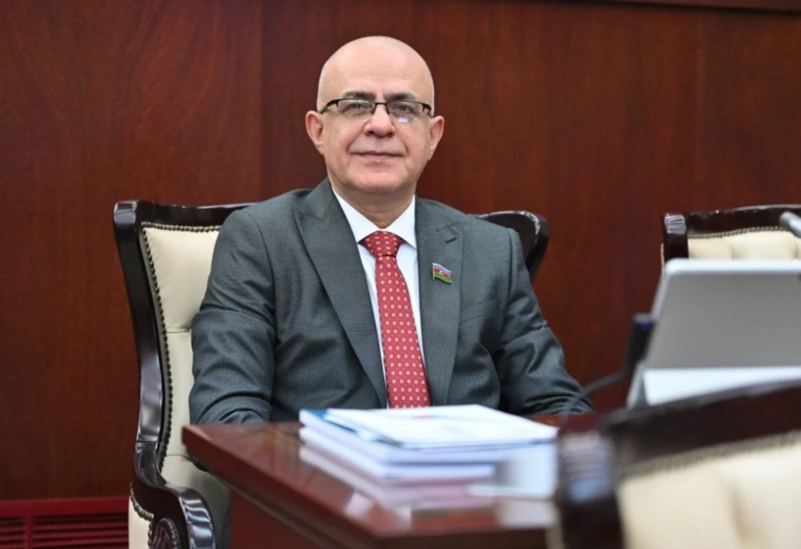 Elçin Mirzəbəyli: “Urbanizasiya sadəcə memarlıq deyil, qlobal prosesdir”