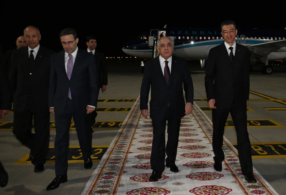 Baş nazir Əli Əsədov Türkmənistana işgüzar səfər edib