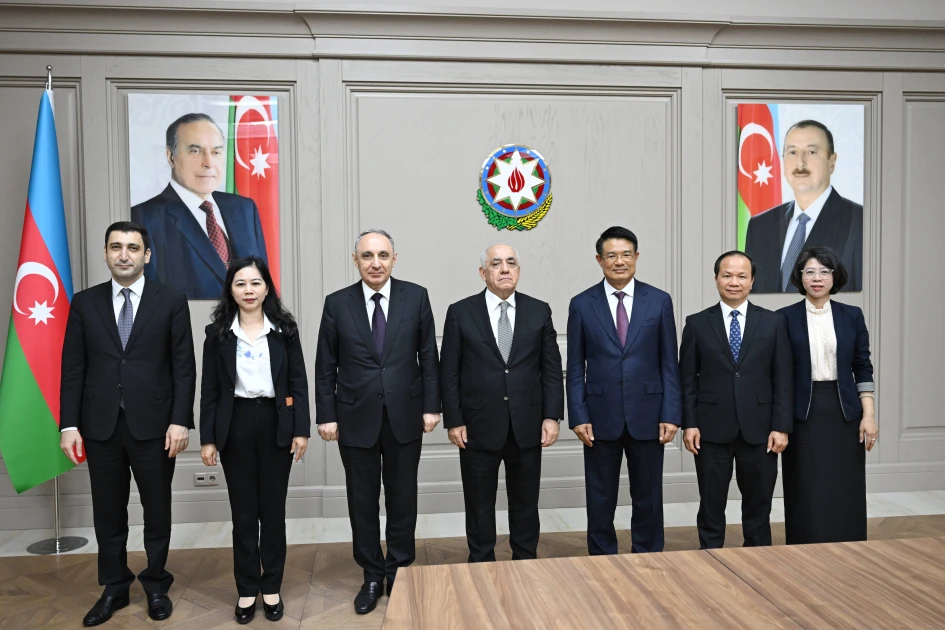 Baş nazir Əli Əsədov Vyetnamın Baş prokuroru ilə görüşüb