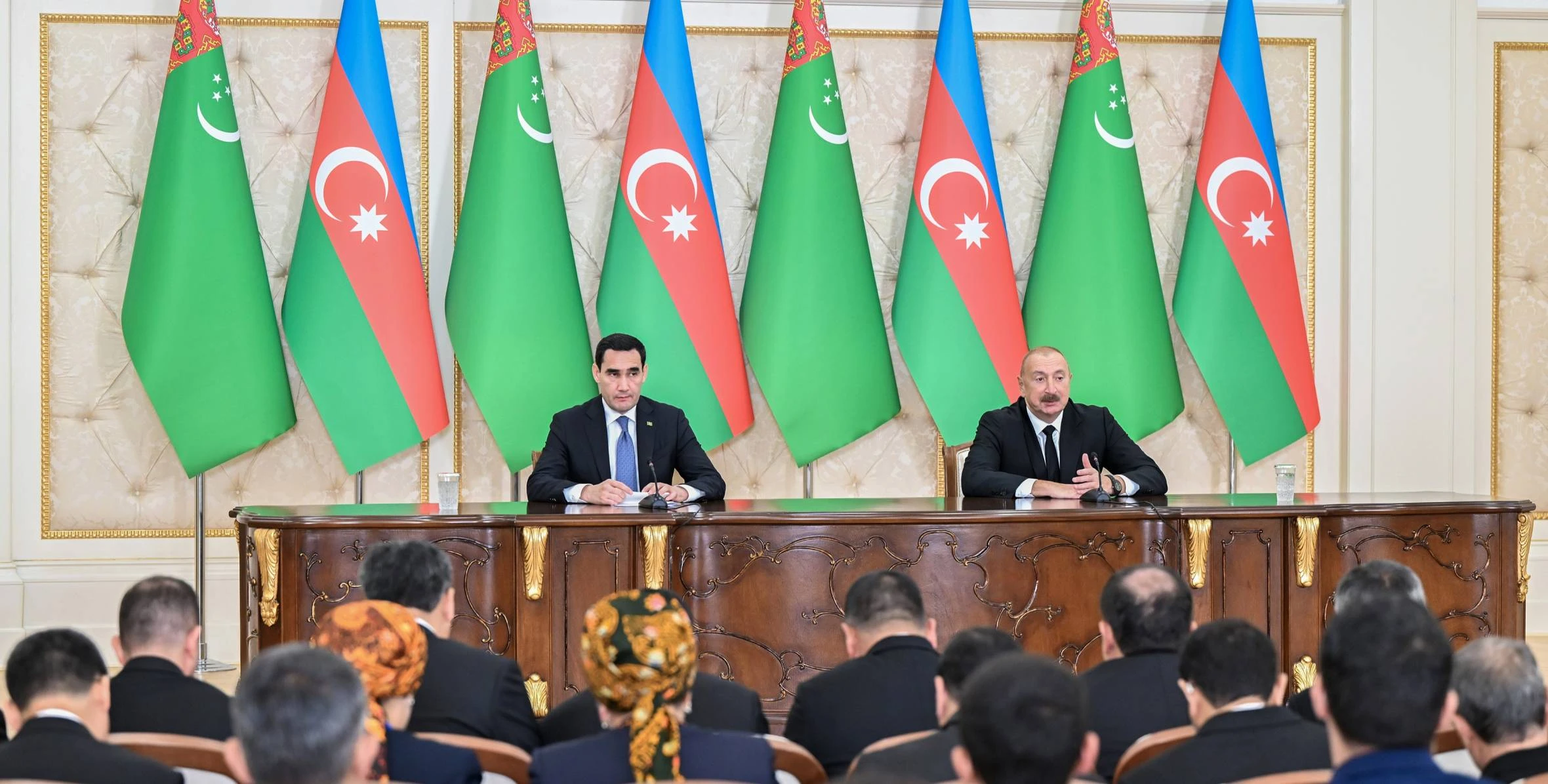 Azərbaycan və Türkmənistan prezidentləri mətbuata bəyanatlarla çıxış ediblər
