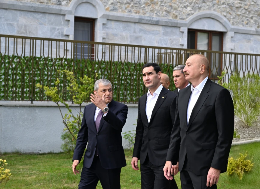 Prezidentlər İlham Əliyev və Sərdar Berdiməhəmmədov Şuşa şəhərində inşa edilmiş birinci yaşayış kompleksində olublar