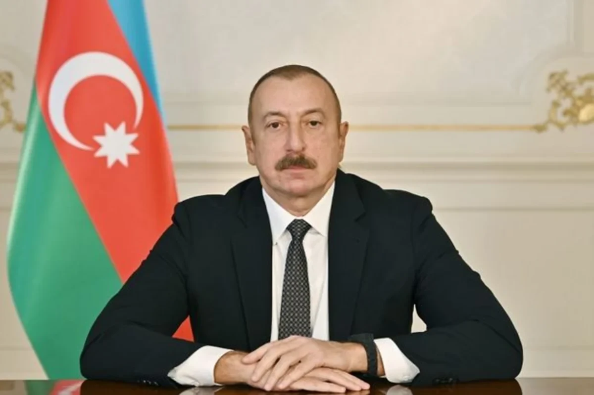 Prezident bir qrup dövlət qulluqçusunu təltif etdi