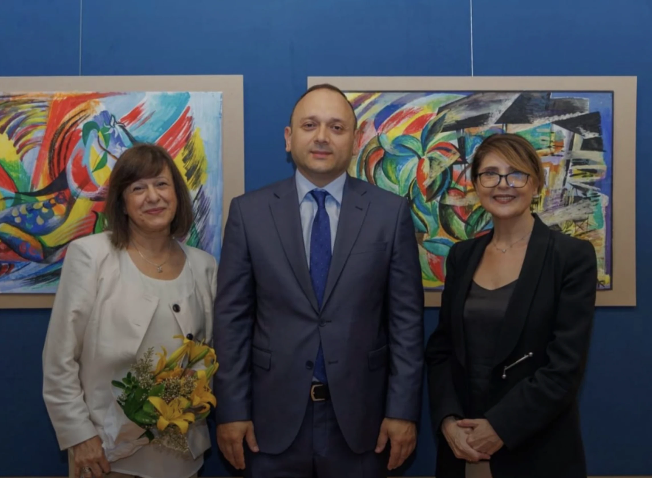 Batumidə Azərbaycanın Əməkdar rəssamı Əsmər Nərimanbəyovanın sərgisi açılıb