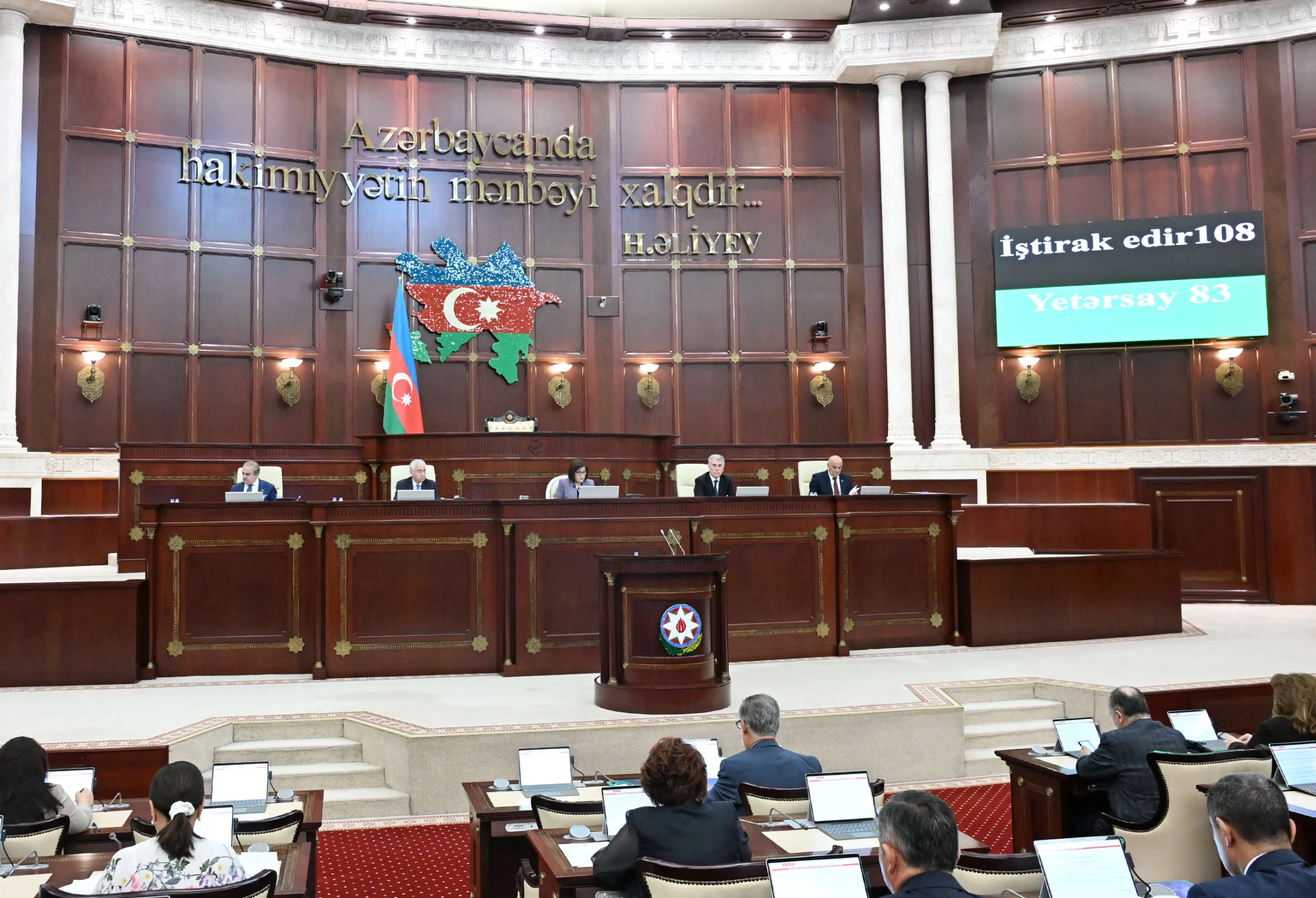 Milli Məclis 17 məsələnin müzakirəsinə başlayıb