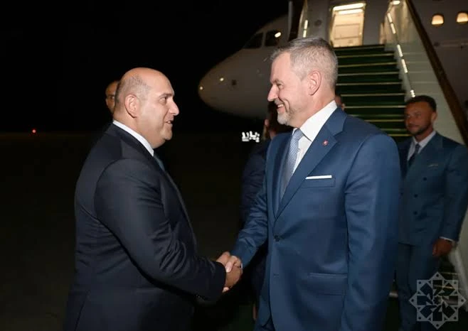 Slovakiya Prezidenti Peter Pelleqrini Azərbaycana rəsmi səfərə gəlib