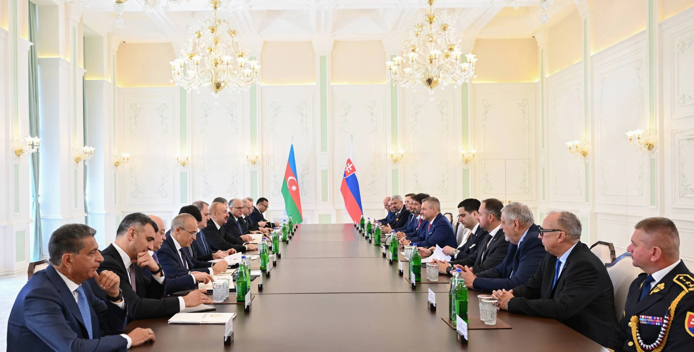 İlham Əliyevin Şuşada Slovakiya Prezidenti ilə geniş tərkibdə görüşü olub