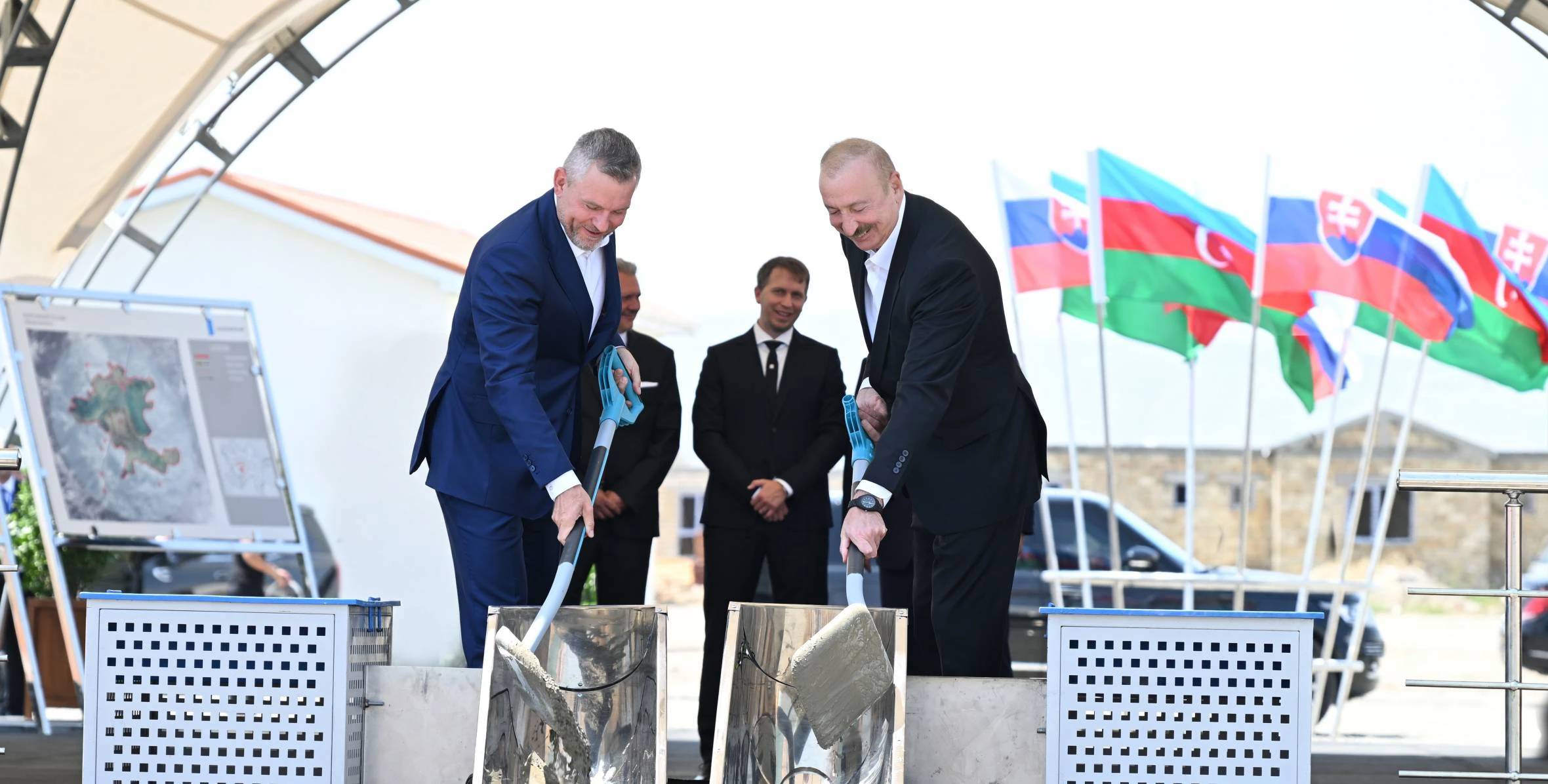 Azərbaycan və Slovakiya prezidentləri Ağdamın Baş Qərvənd kəndində görülən işlərlə tanış olublar