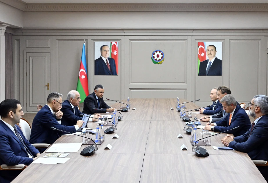 Baş nazir Əli Əsədov “Damen Shipyards Group” şirkətinin baş icraçı direktoru ilə görüşüb