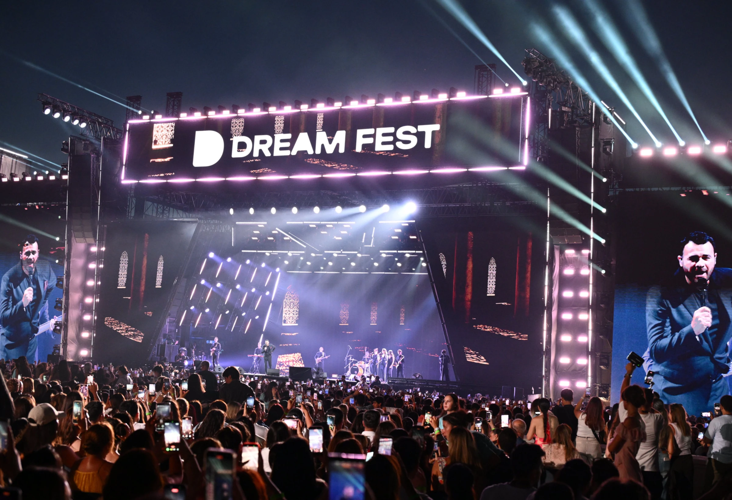 “DREAM FEST-2026” möhtəşəm konsertlə açıldı 