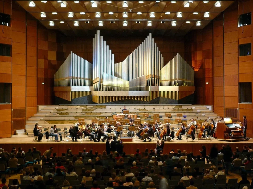 Almaniyada orkestr dünya rekordu naminə 72 saat fasiləsiz ifa edib