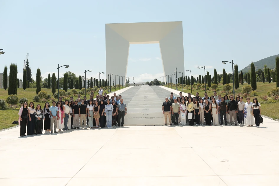 “Heydər Əliyev məktəbi” layihəsinin iştirakçıları Qarabağda olublar