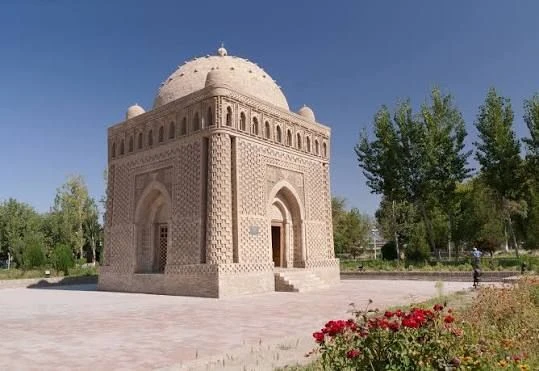Azərbaycan ilə Özbəkistanın prezidentləri və birinci xanımları Buxarada İsmayıl Samani türbəsi ilə tanış olublar
