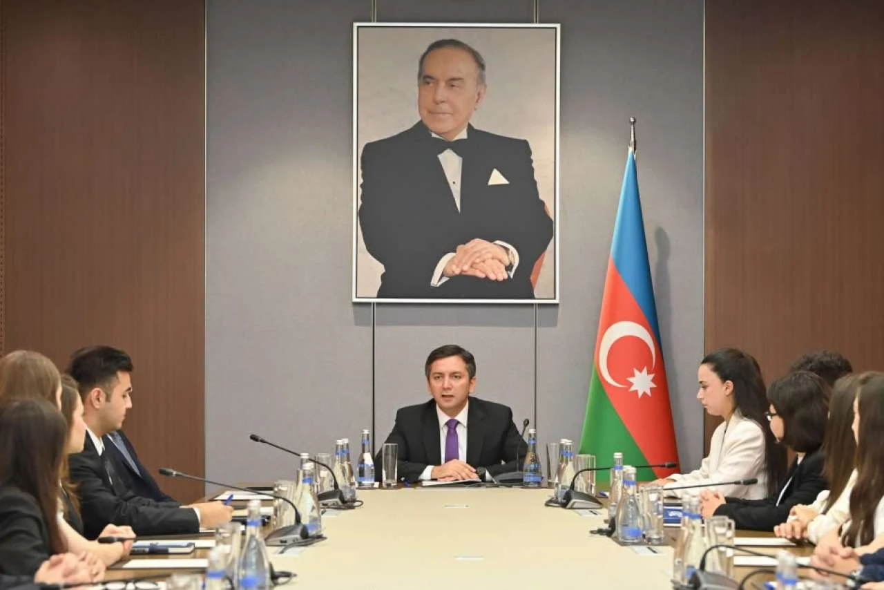 “Maarifçi” proqramının iştirakçıları Azərbaycanın xarici siyasətinin prioritetləri barədə məlumatlandırılıb