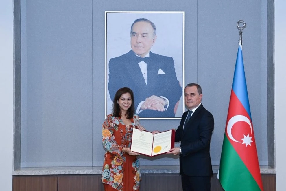Xarici işlər naziri Ceyhun Bayramov Malayziyanın yeni səfiri ilə görüşüb