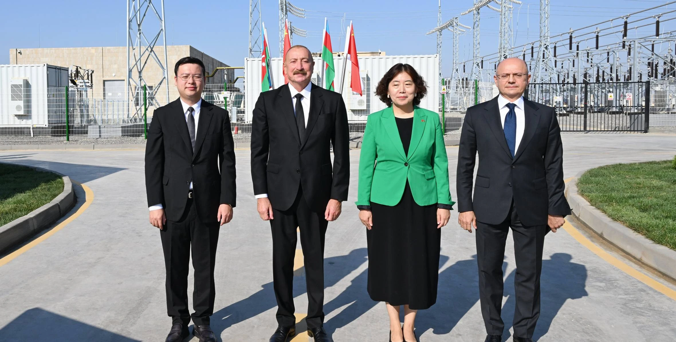İlham Əliyev “Qobustan” Günəş Elektrik Stansiyasının açılışında iştirak edib