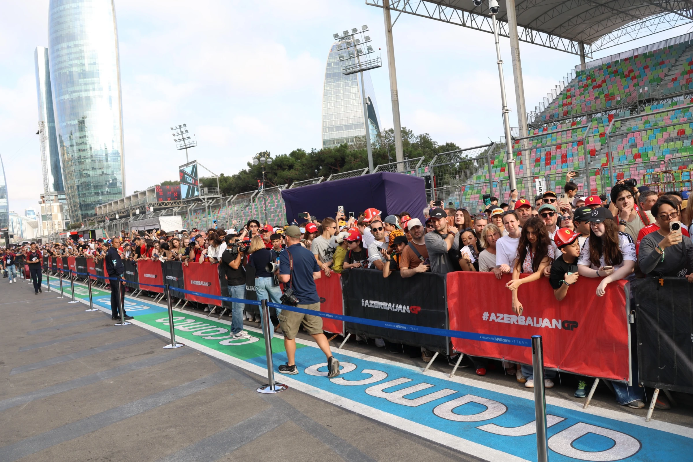 Bakı trekində Formula 1 azarkeşləri üçün pit-leyn gəzintisi təşkil olunub