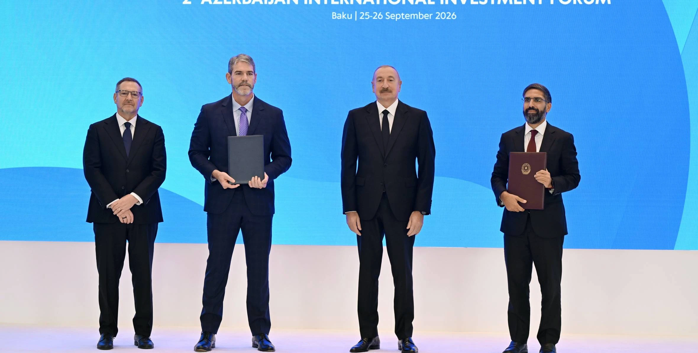 İkinci Azərbaycan Beynəlxalq İnvestisiya Forumu çərçivəsində imzalanmış sənədlər mübadilə edilib