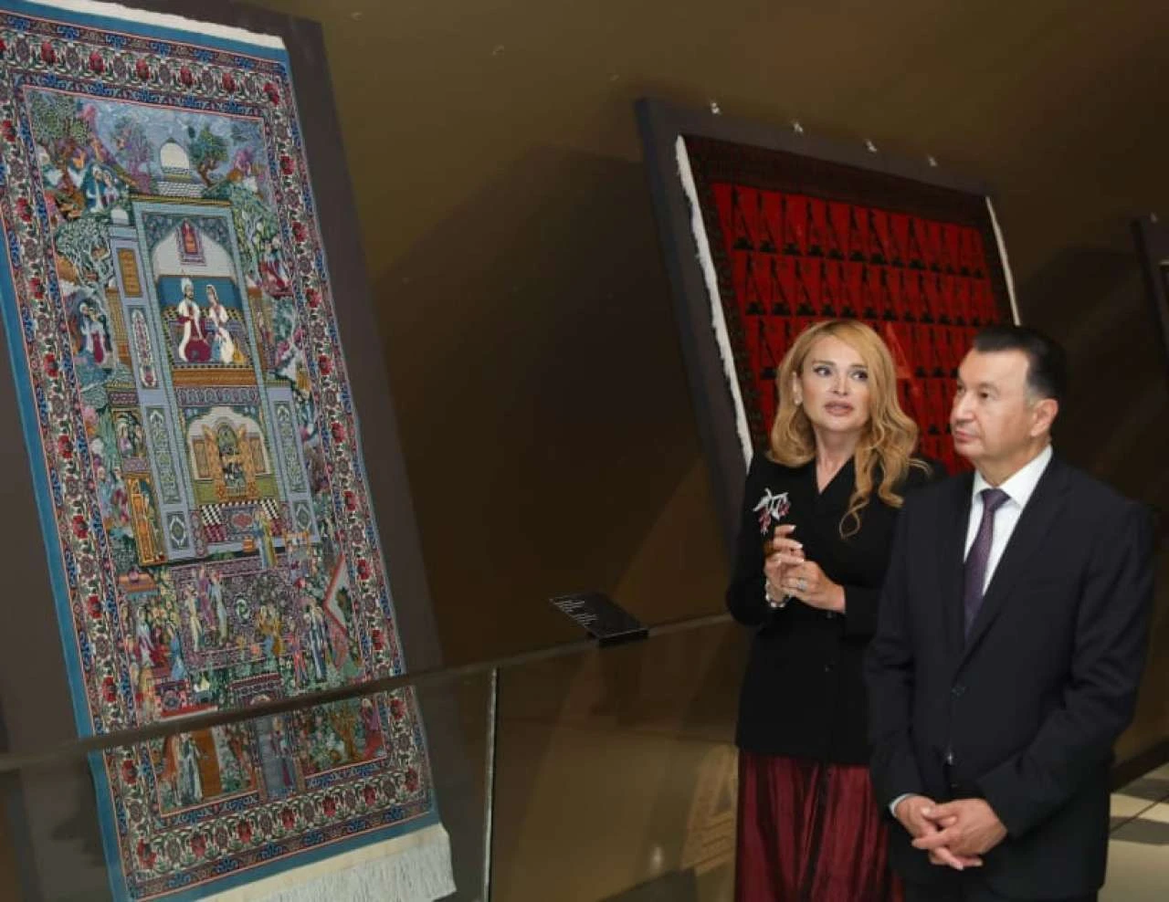 Tacikistanın Baş naziri Azərbaycan Milli Xalça Muzeyini ziyarət edib