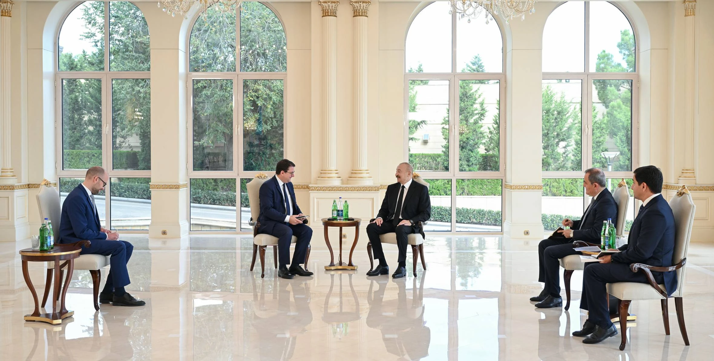 İlham Əliyev Avstriyanın Azərbaycanda yeni təyin olunmuş səfirini qəbul edib
