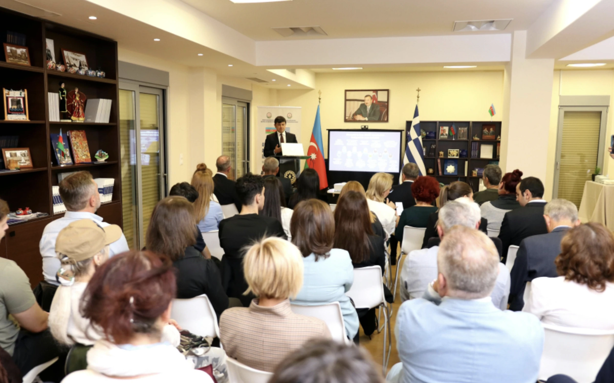 Yunanıstandakı Azərbaycan icmasının sualları cavablandırılıb