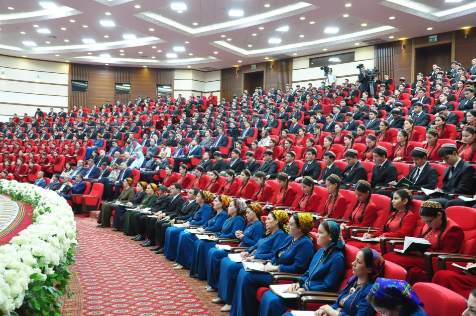 Türkmənistan Prezidentinin Azərbaycan dilinə tərcümə edilən kitabının təqdimatı olub