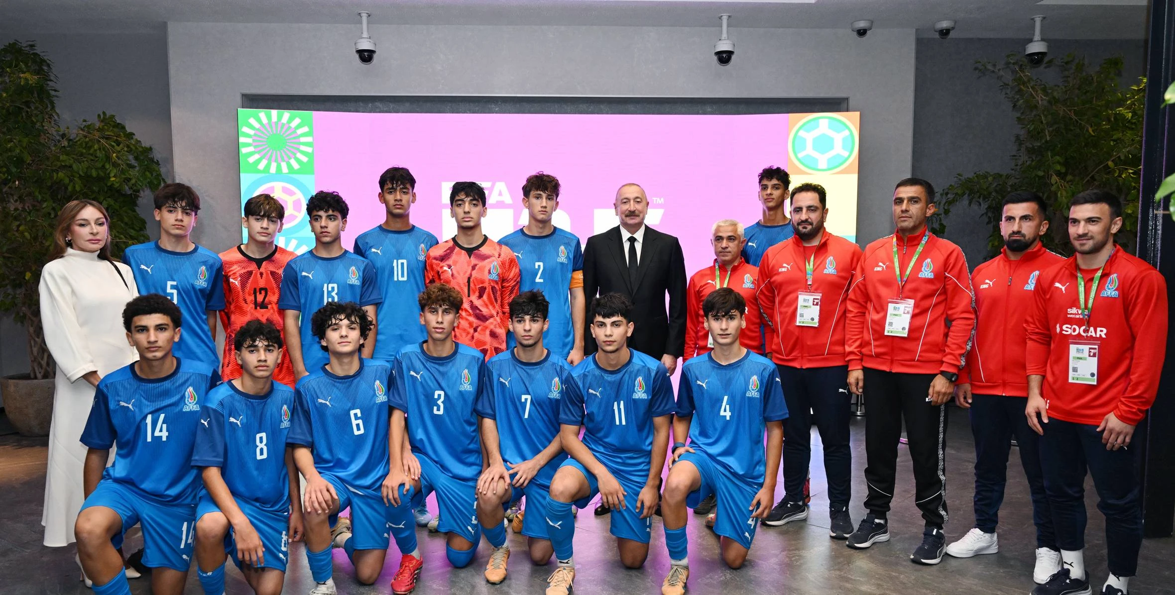 İlham Əliyev FIFA U-15 dünya çempionatının və festivalının açılış mərasimini izləyib