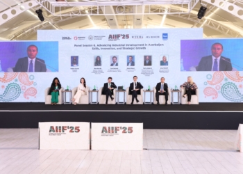 “Azərbaycanda sənayenin inkişafının sürətləndirilməsi: bacarıqlar, innovasiya və strateji artım” mövzusunda panel sessiya keçirilib