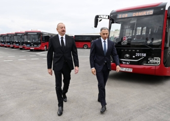 İlham Əliyev “BakuBus” MMC-nin Gəncə Avtoparkının açılışında iştirak edib