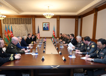 Azərbaycan müdafiə naziri ABŞ Mərkəzi Komandanlığının komandanı ilə görüşüb