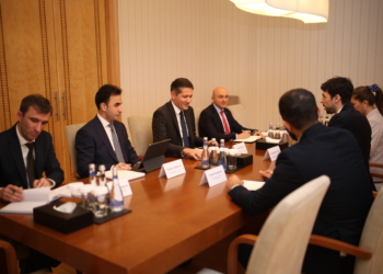 Maliyyə Nazirliyində Böyük Britaniya nümayəndə heyəti ilə görüş keçirilib