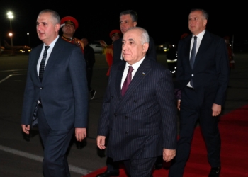 Baş nazir Əli Əsədov Gürcüstana işgüzar səfərə gəlib
