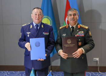 Almatıda Azərbaycan və Qazaxıstan müdafiə nazirləri görüşüb