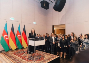 Berlində MAMA “Ana təbiət” beynəlxalq incəsənət sərgisinin açılışı.