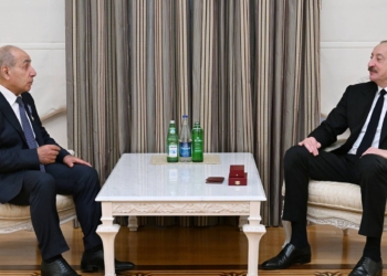 İlham Əliyev Yaqub Eyyubova “İstiqlal” ordenini təqdim edib