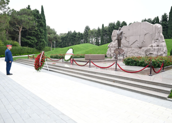 Azərbaycan və BƏƏ HHQ komandanları görüşüb