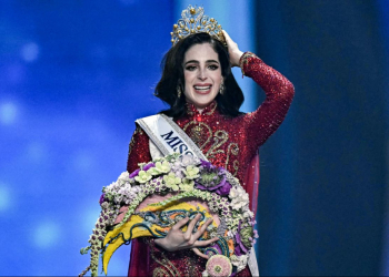 Kainat gözəli əslində kim imiş?