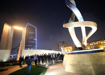 Zəfər parkını ziyarət ediblər