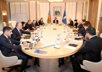 Rövşən Nəcəf iclas keçirdi