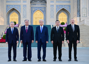 Prezident İlham Əliyev Daşkənddə İslam Sivilizasiyası Mərkəzi ilə tanış olub