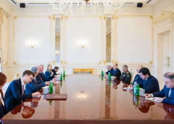 Prezident Birləşmiş Krallığın müdafiə üzrə dövlət nazirini qəbul edib